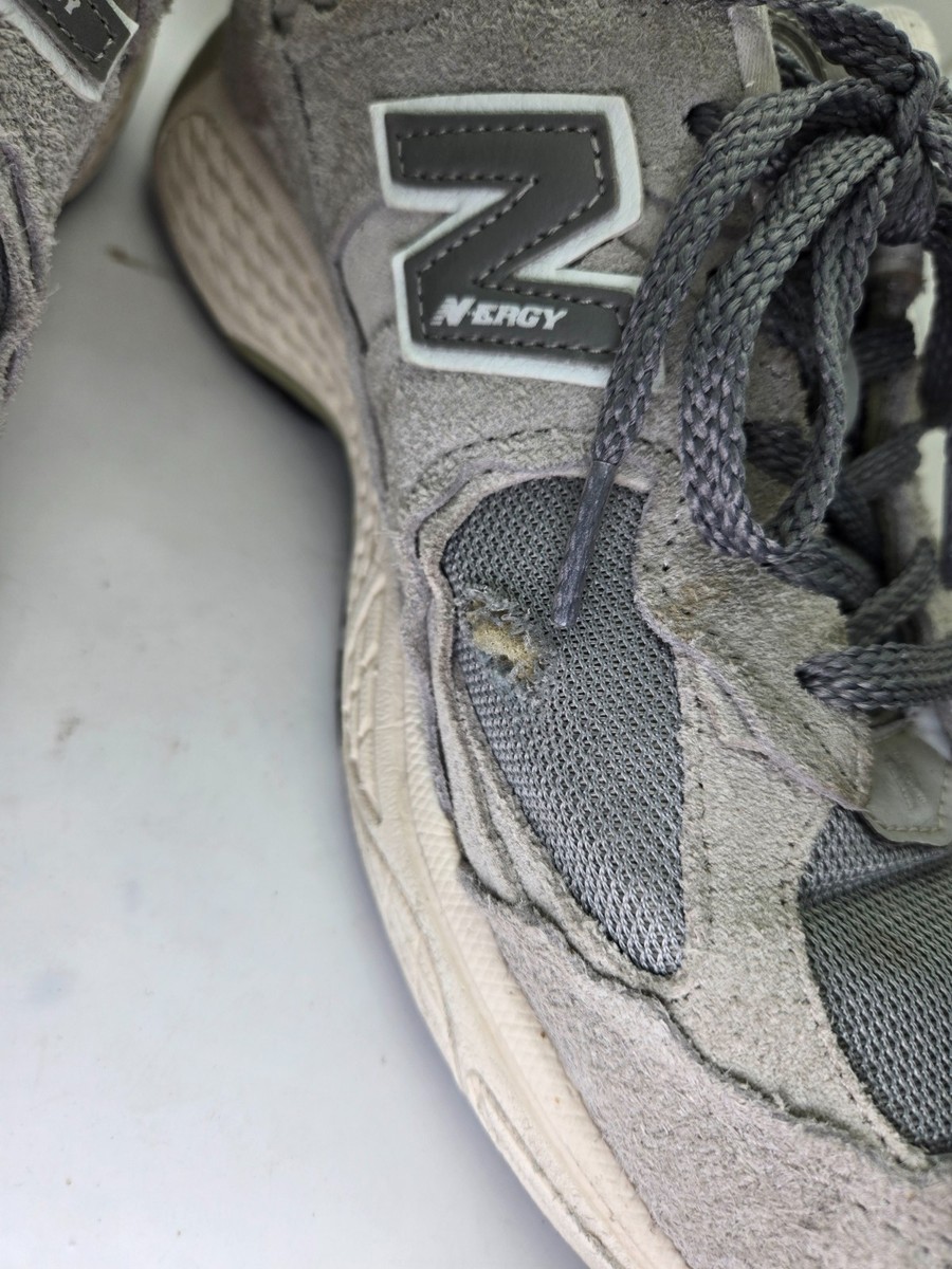 New Balance 2002R Protection Pack Shoes Men display picture 3