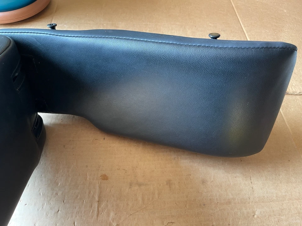 2008-2013 TOYOTA HIGHLANDER SEGUNDA FILA ASSENTO SALTO MÉDIO COURO PRETO FABRICANTE DE EQUIPAMENTO ORIGINAL - Imagem 3 de 4