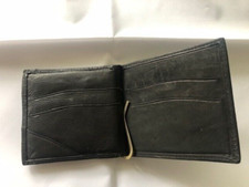 Portafoglio con portamonete e scomparti per carte