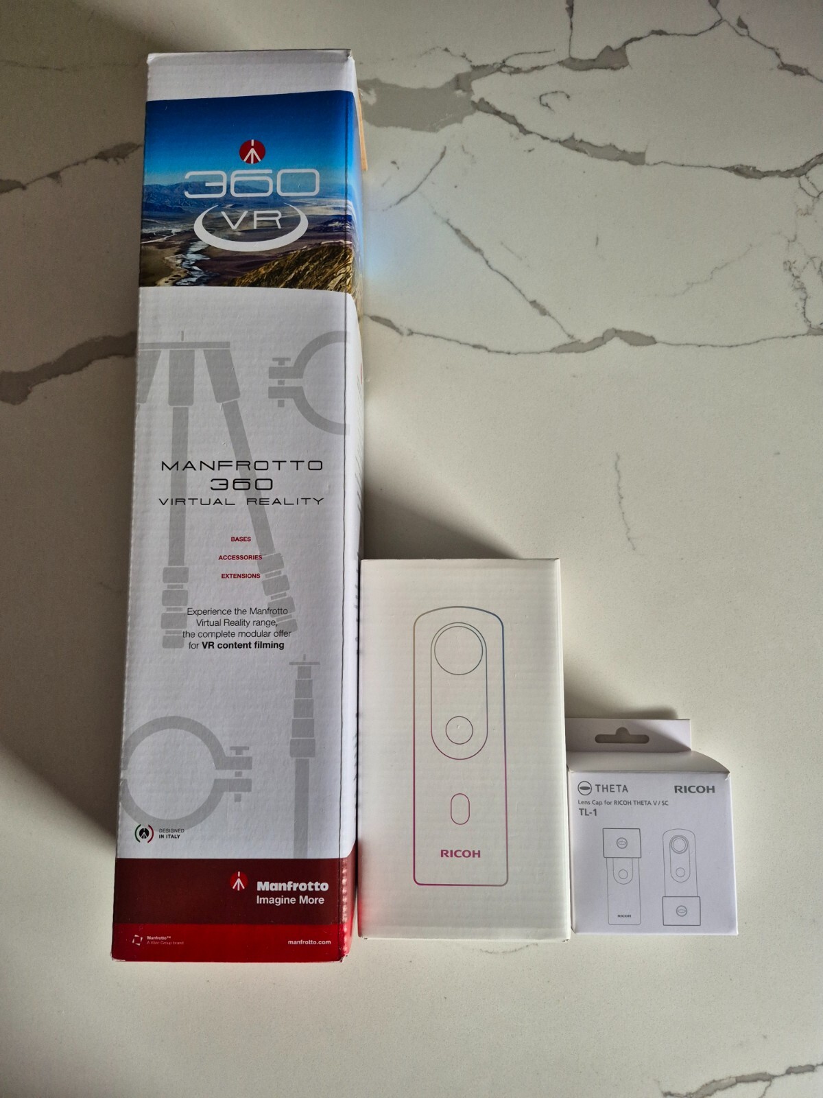 Ricoh Theta SC2 360 VR Kits - 360 camera with tripod & lens cap (white) Unused!