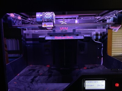 Makerbot Replicator 2 DESKTOP 3D PRINTER