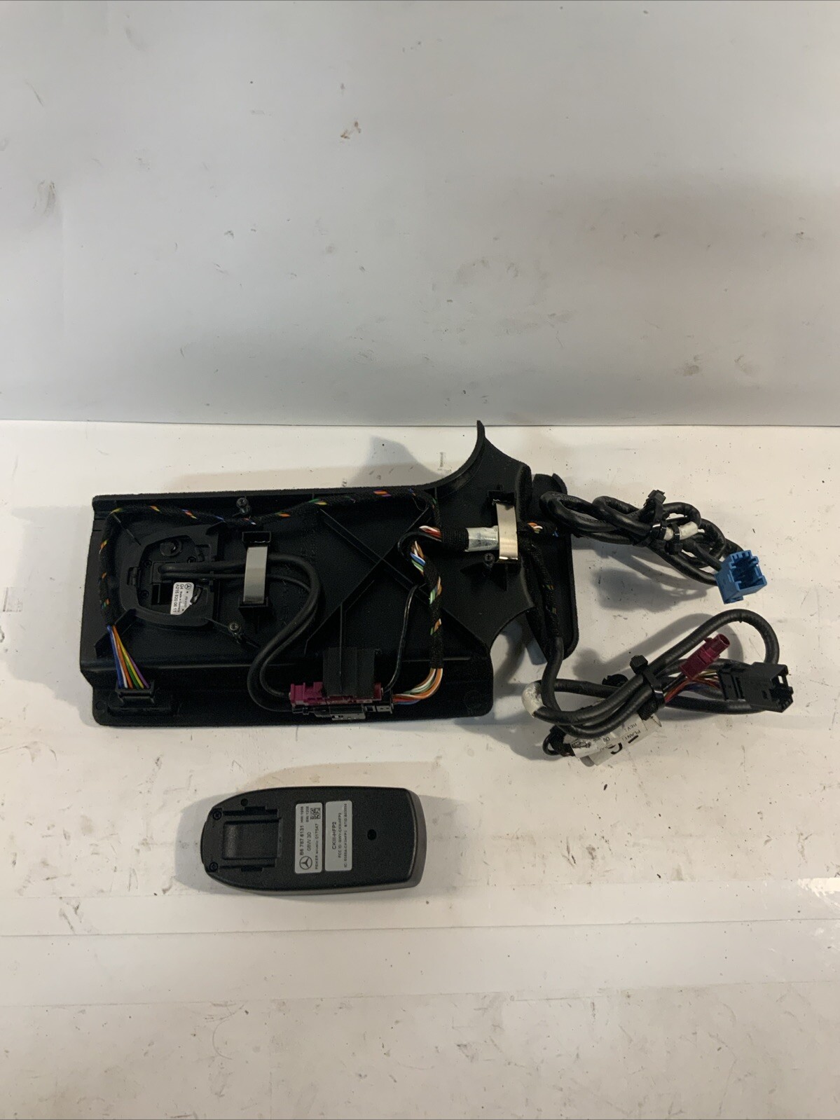 Mercedes Bluetooth Module Adapter OEM Hand Free Puck Cradle Telephone B67876131