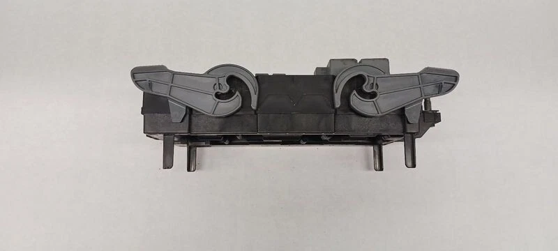 2010-2013 Chevy Silverado 1500 Pickup Engine Fuse Box with Warranty Factory OEM Foto 4 de 4