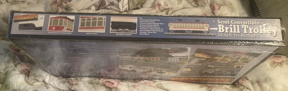 MTH New York Transit Brill SemiConvertible Trolley Train Set w/Proto 2 30-4062-1 - Image 4 of 4