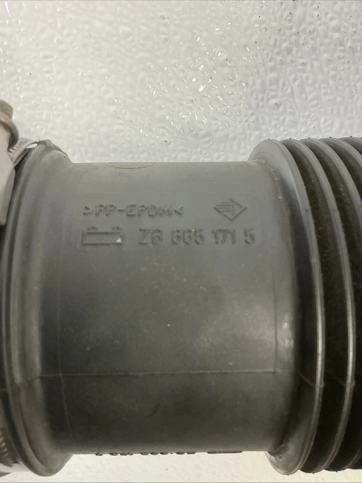 Tubo de manguera de conducto de admisión de filtro de aire Bmw 750i Foto 4 de 4