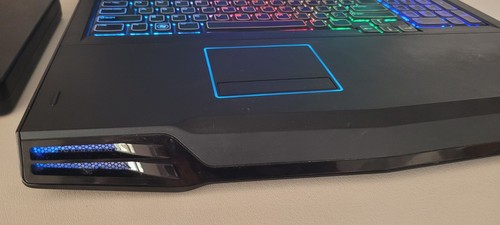Alienware M17x R1 Laptop Computer Q9000 8GB RAM Windows 7 - Picture 6 of 16