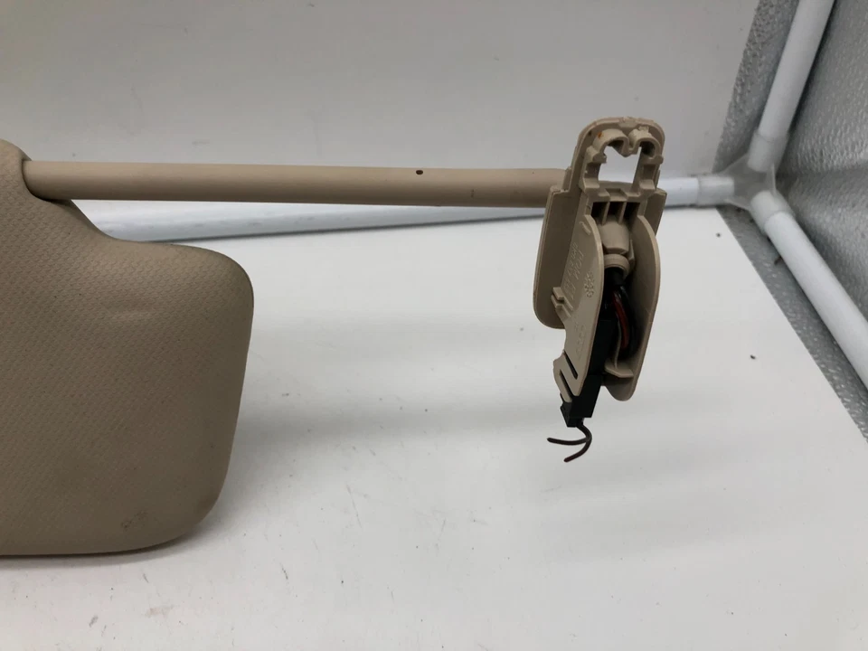 Parasol para pasajeros Audi A4 2009-2012 gris iluminado OEM B03B46045 Foto 3 de 4