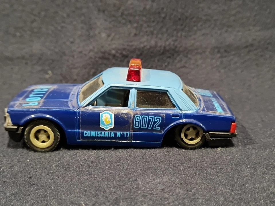 GALGO FORD TAUNUS GHIA POLICIA  SCALA 1:43  - Immagine 3 di 4