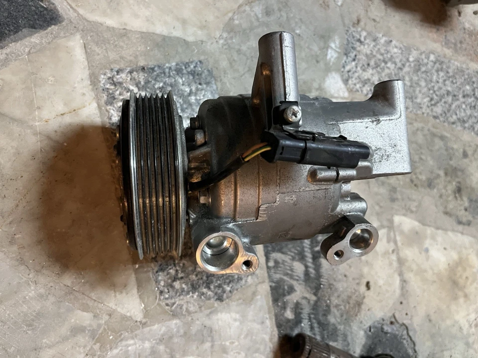 Compressore Climatizzatore Toyota Aygo - Immagine 3 di 4