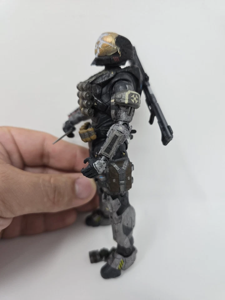 McFarlane Halo Reach Series 1 – Emile Action Figure – Spartan III – All Accessor - Image 2 of 4