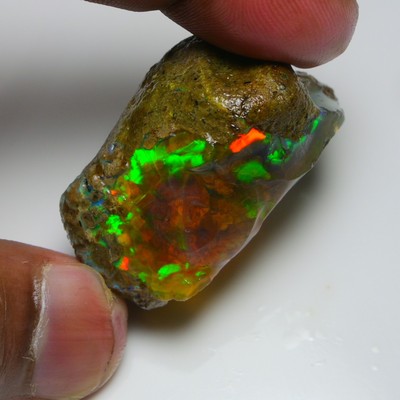 RIESIGER 106,70 kt natürlicher äthiopischer Opal grob - Multi Fire Welo Opal ...