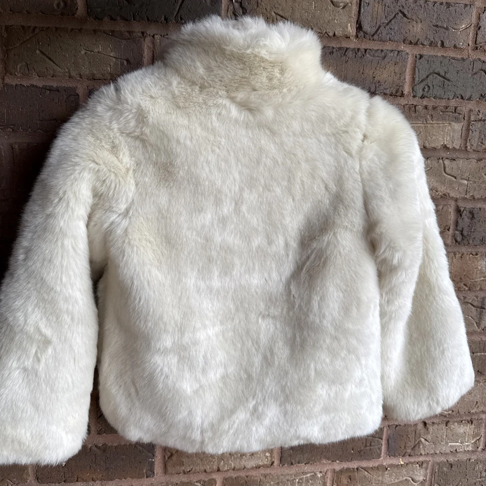 Casaco cropped infantil de pele sintética marfim para meninas tamanho 7/8 - Imagem 2 de 4