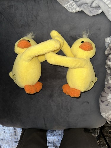 Fiesta Best Friends Fur-Ever Ducks Peluche Animal Juguete Pato Sonidos 7” - Imagen 2 de 3