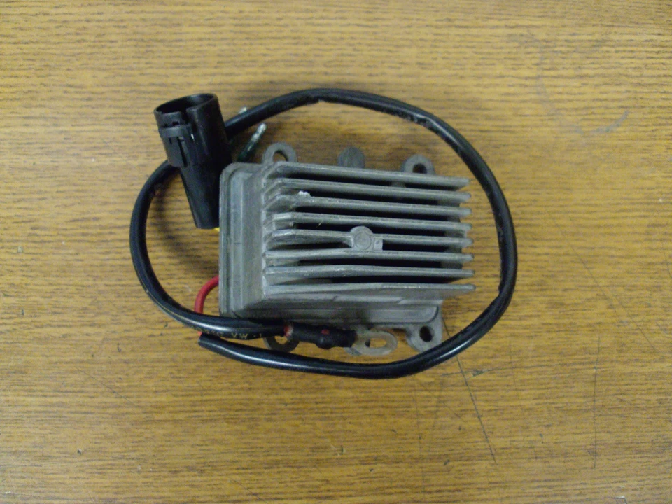 New OMC P/N 58487 Johnson Evinrude Rectifier/Regulator B304 - Image 2 of 4