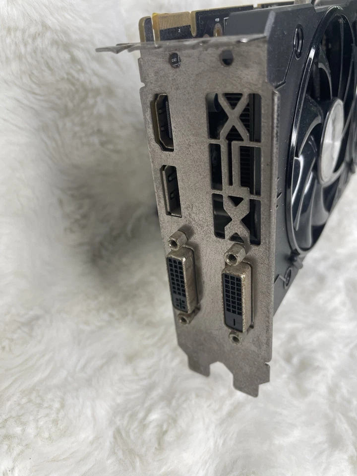 1 XFX Radeon R7 370 4GB GDDR5 Graphics Card PCIe x16  Double Dissipation - Image 4 of 4