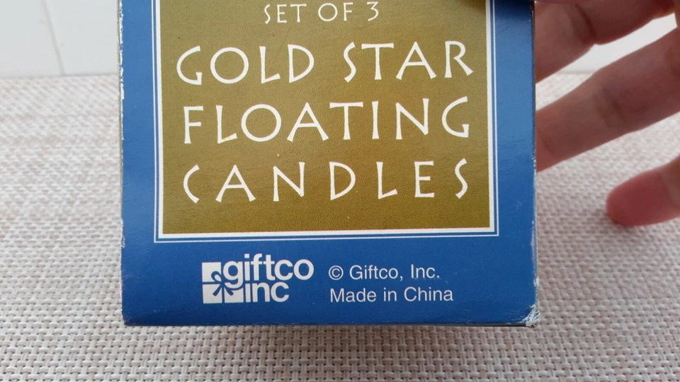 Box of 3 Vintage Giftco Inc Gold Star Floating Candles in Original Box - Image 2 of 4