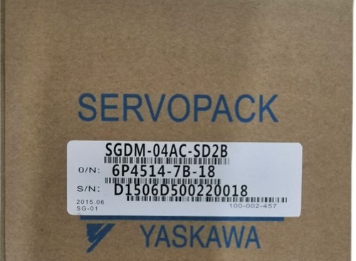 NEW YASKAWA SGDM-04AC-SD2B Servo Drive - Picture 1 of 3