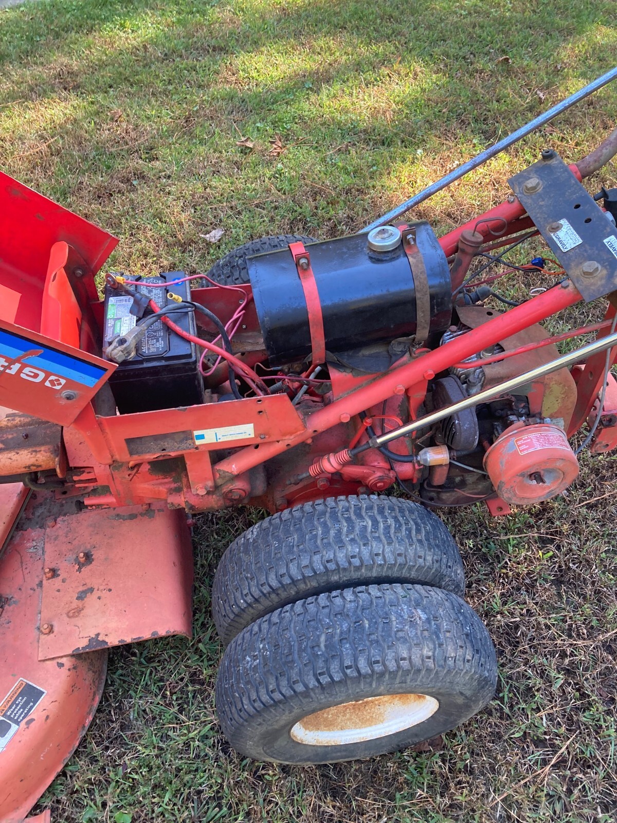 GRAVELY WALK BEHIND TRACTOR , 8HP , 40 INCH MOWER, STEERING SULKY, DUAL