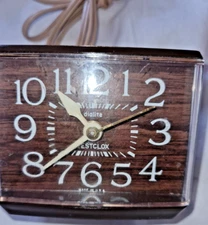 VTG. WESTLOX Wood Look Brown Sizzler Drowse Dialite Electric Alarm Clock