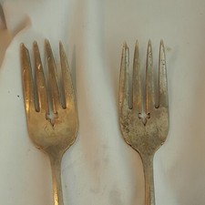 Oneida Community Tudor Plate  Forks Set of 2 cross c6