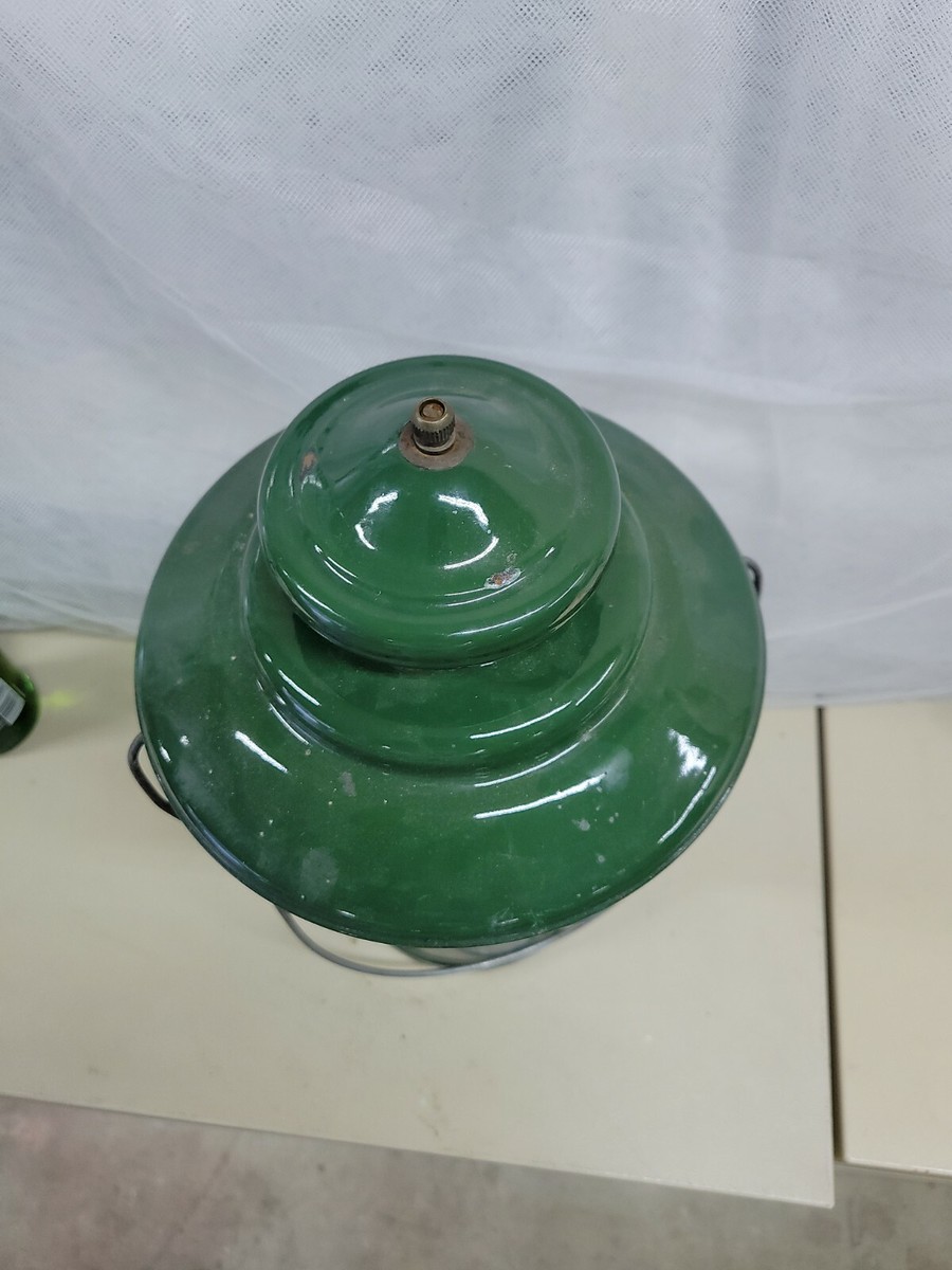 1953 COLEMAN LANTERN Model 228E w GREEN PORCELAIN Top Clean