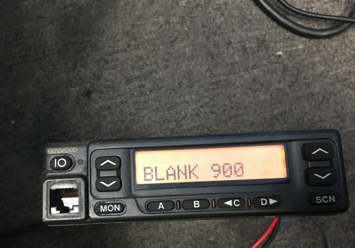 Kenwood TK-981 900 Mhz Fm Transceiver Radio ALH24572110 may need