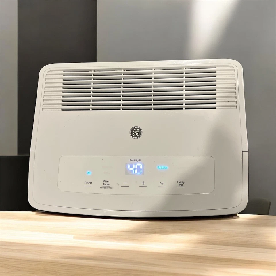 30-пинтовый осушитель с колесами GE — слегка б/у, портативный и эффективный - Изображение 2 из 4