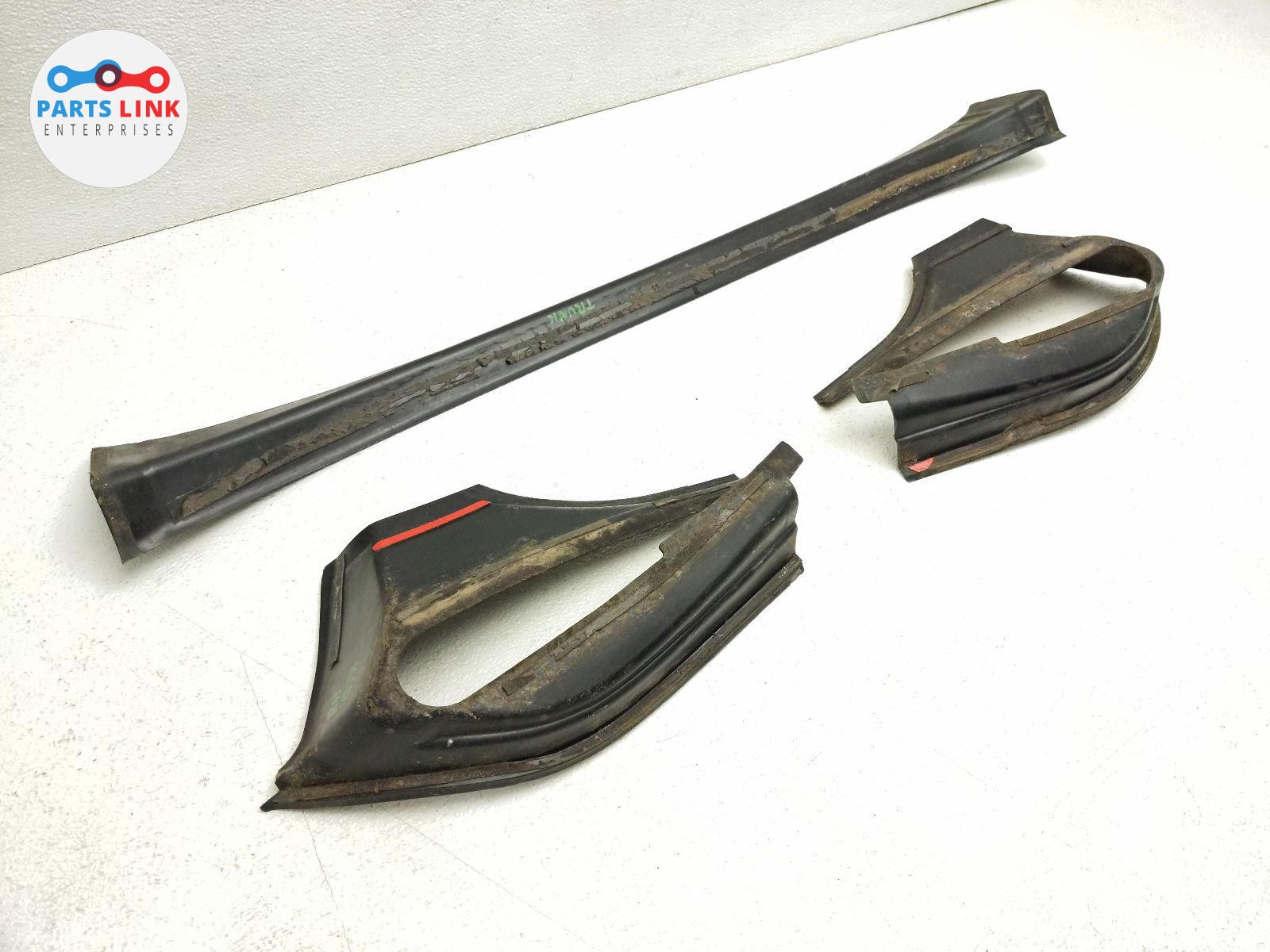2007-19 MASERATI GRANTURISMO TRUNK TRIM JAMB QUARTER MOLDING LID PLASTIC SET 145
