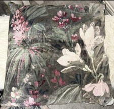 Green floral 55x55cm pair of cushions
