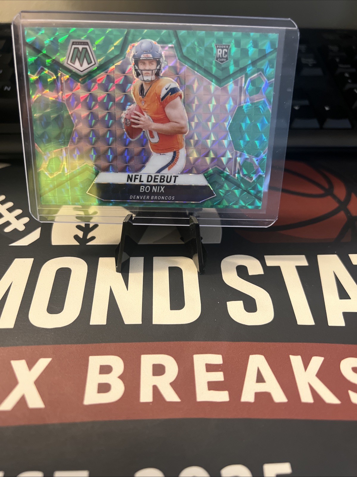 2024 Panini Mosaic - NFL Debut Green Mosaic Prizm #271 Bo Nix (RC)