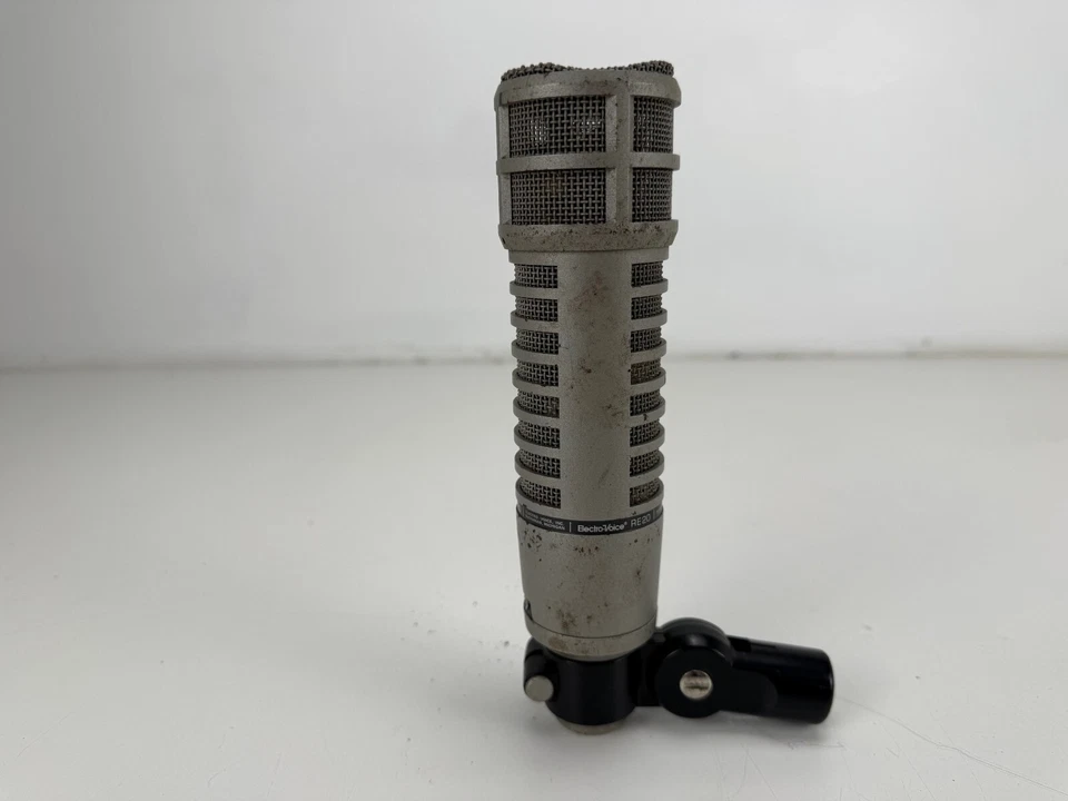 Electro Voice RE - 20 Variable D Dynamic Cardiod Microphone with spare body - Image 2 of 4