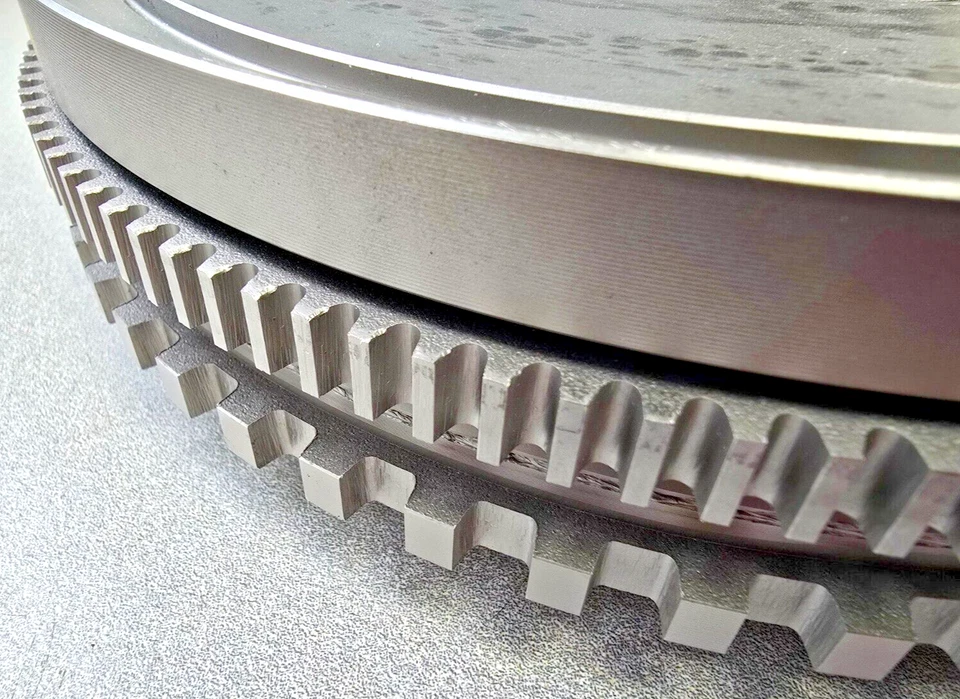 VERY NICE USED ORIGINAL PORSCHE 911 965 993 TURBO DUAL MASS FLYWHEEL - Image 3 of 4