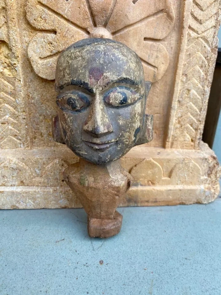 Antigua estatuilla de cara de mujer Rajasthani artesanal de madera de 1800 de 7,5" estatua antigua Foto 4 de 4
