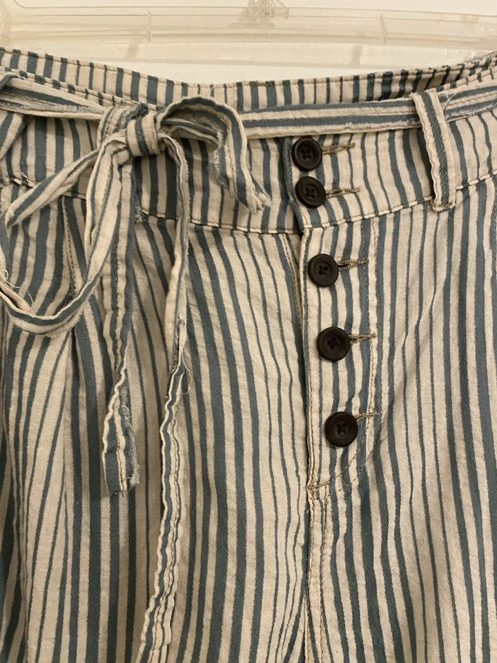 Pantalones Cortos Free People 100% Algodón Talla 8 Rayas Tiro Alto Abotonados y Cinturón Corbata Usados en Excelente Condición Foto 3 de 4