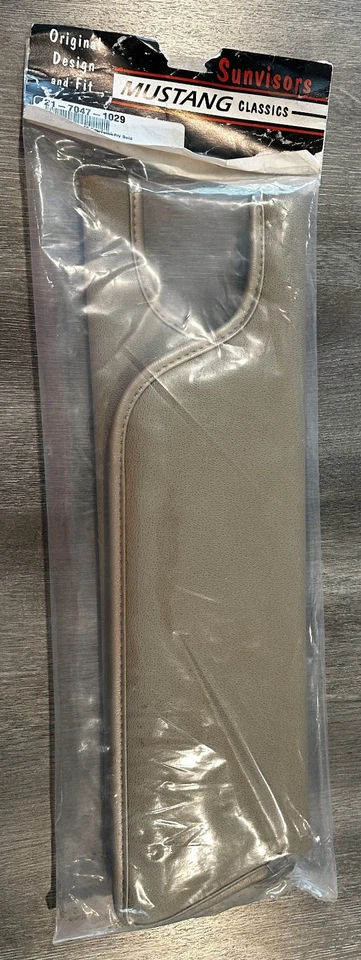 Parasoles Ford Mustang 1967-1968 cupé/fastback oro marfil (2), TMI TM704709 Foto 2 de 3