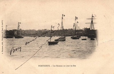 CPA 22 - ST-QUAY-PORTRIEUX (C. d'Armor) - Les Bateaux un Jour de Fête
