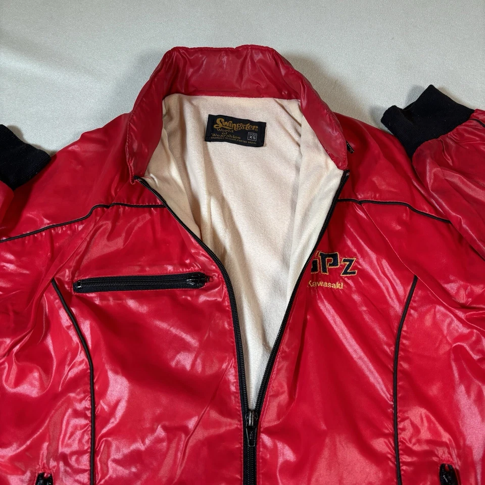 Chaqueta de satén vintage GPZ Kawasaki Swingster Bomber adulto Xs roja años 70 para hombre EE. UU. Foto 4 de 4