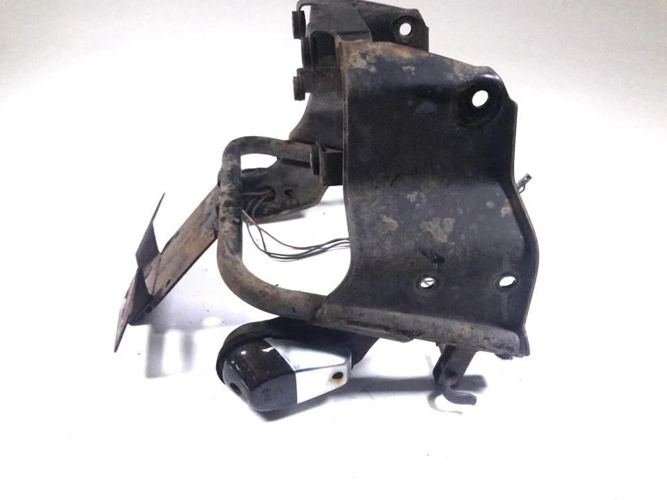 90 Suzuki Katana 1100 GSX1100F 后挡泥板尾座支架框架 — 第 2/4 张图片