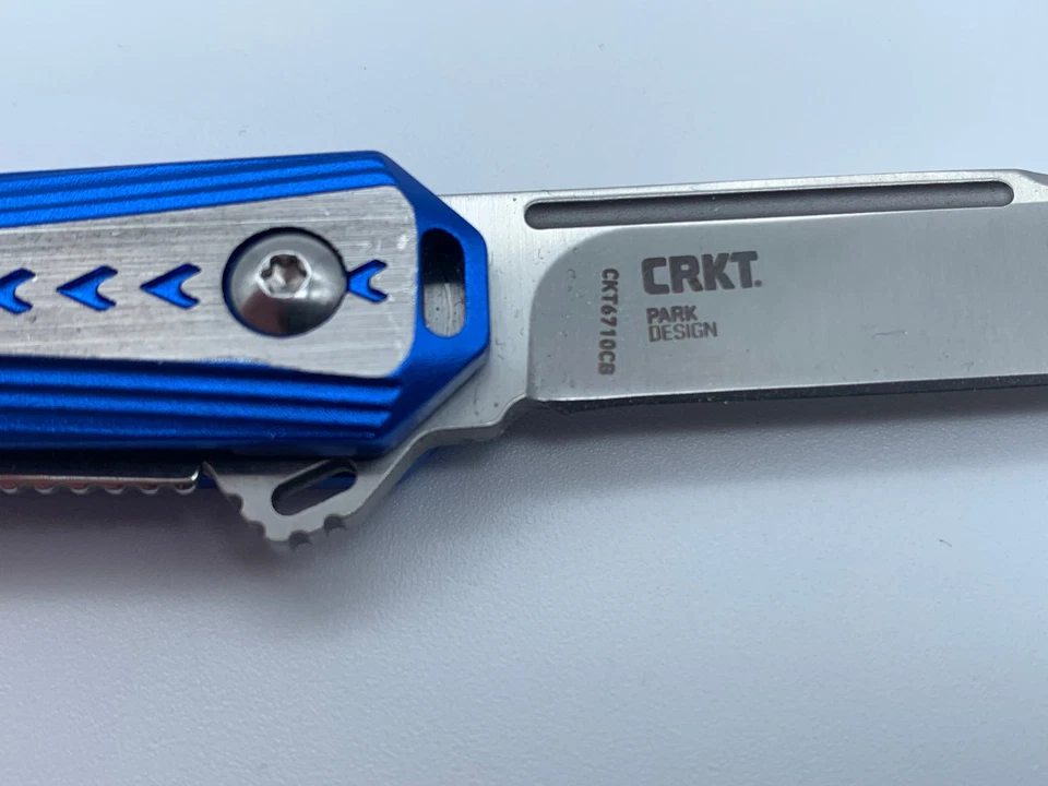 Cuchillo Cornwell CRKT 6710 CB Stickler mango asistido acero inoxidable punta de lanza azul  Foto 4 de 4