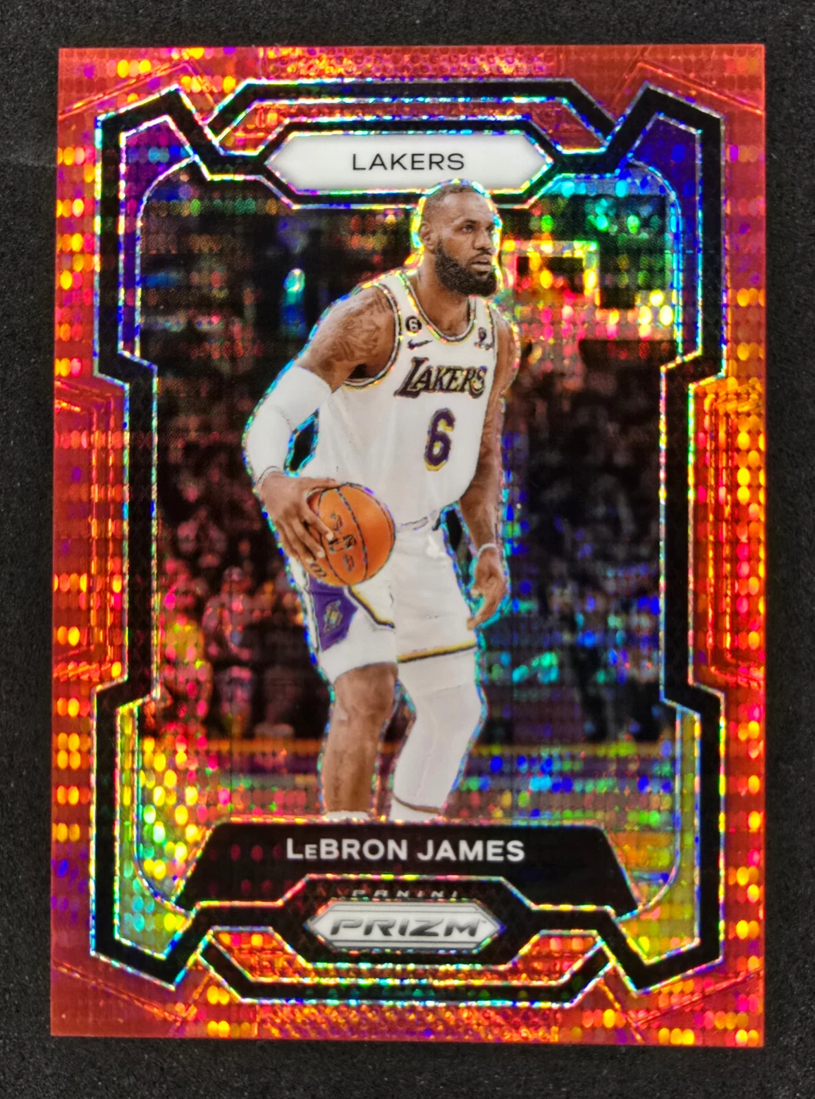 2023-24 PANINI PRIZM LEBRON JAMES RED SEISMIC PRIZM LAKERS /299 #63
