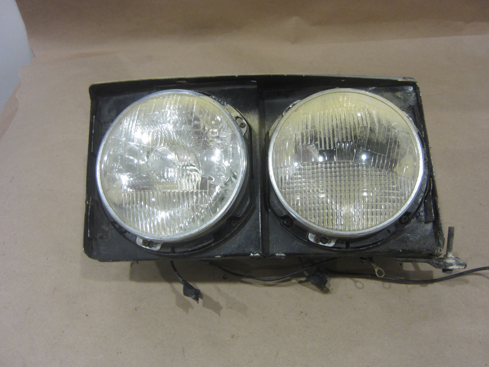 Ferrari 400i. LH Driver Side Headlight Housing/Bucket Part# 255-18-051-06