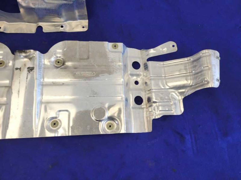 20162019 Chevrolet Camaro LS LT SS Lower Under Body Heat Shield 2265