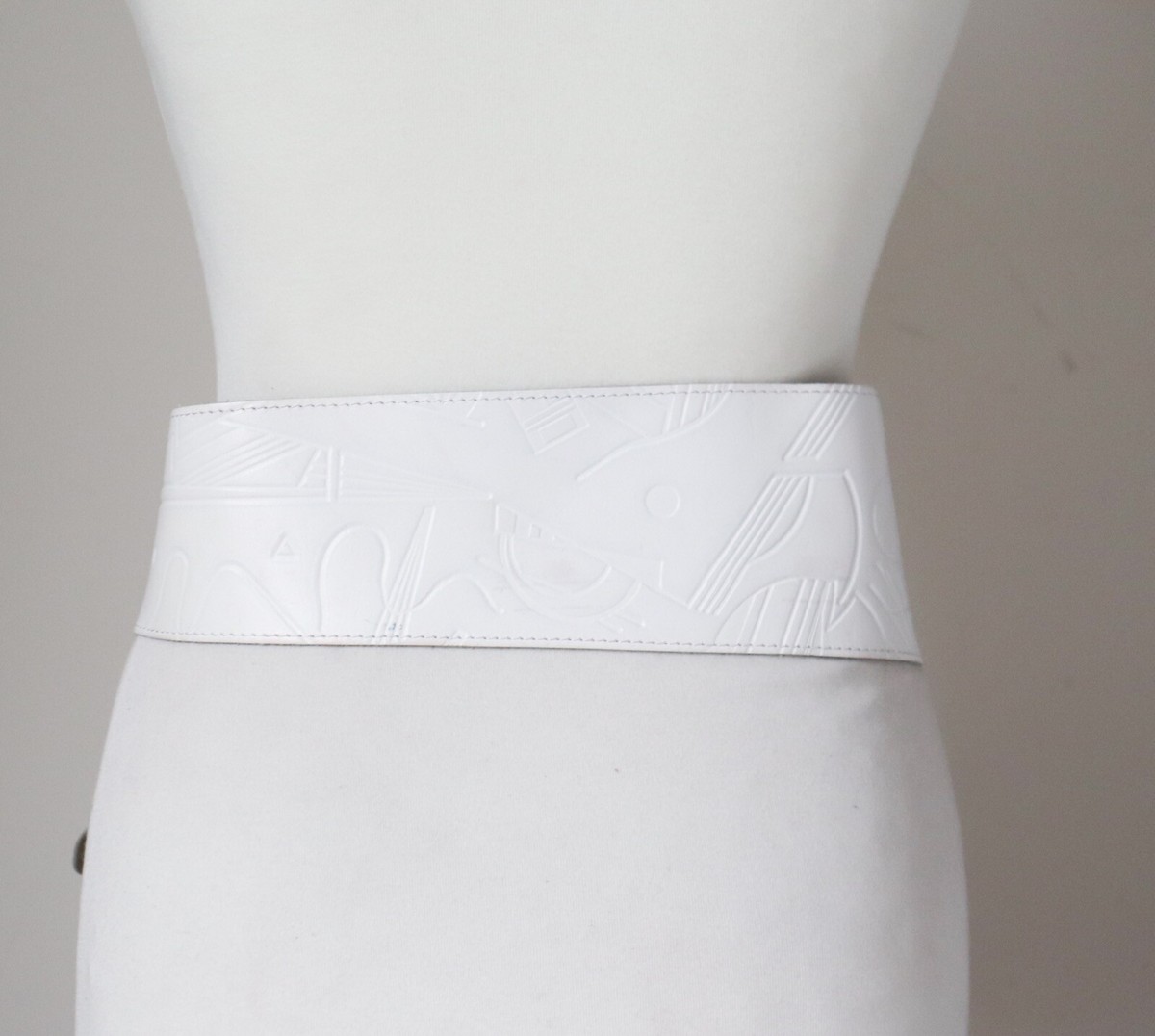 White Leather Wide Belt - 1980s Vintage - Asymmetric - XS