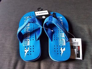 diadora flip flops