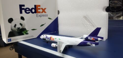 JC Wings Federal Express MD-11F 1:200 XX2284 Panda Express Cols N585FE - Imagen 3 de 10