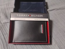 NEW   Tommy Hilfiger Men  s Black Leather RFID Wallet