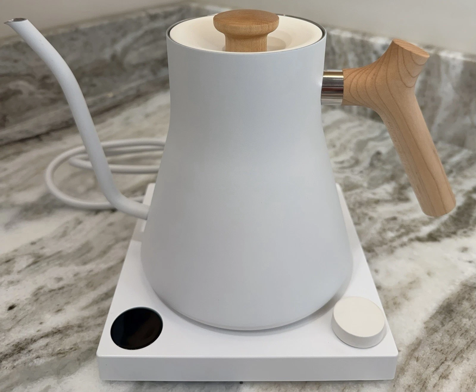 FELLOW CORVO EKG PRO Matte White W/ Maple Handle Electric Pour-Over Kettle
Opens in a new window or
