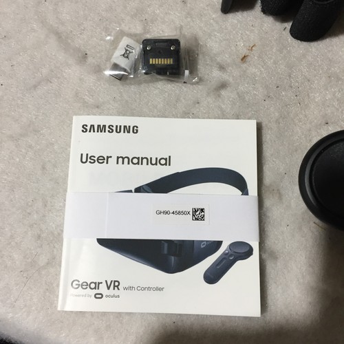 NEW OPEN Samsung Gear VR Headset with Controller Powered by Oculus SM-R3250 - Picture 6 of 7