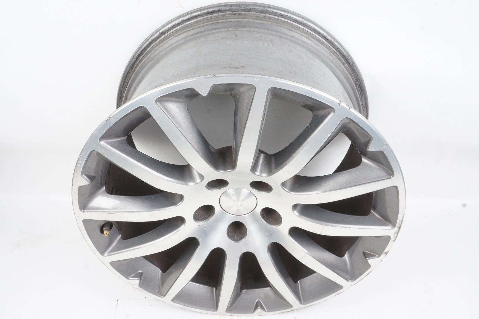 2014 - 2018 Maserati Ghibli 18" OEM Rim Wheel Rear 96001 670010981