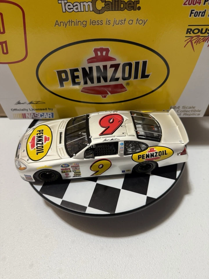 RARE* Mark Martin PEARL FINISH #6 PENNZOIL 2004 Owners Series 1/24 Diecast - Image 2 of 4